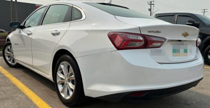 2019 Chevrolet Malibu LT - Image 3