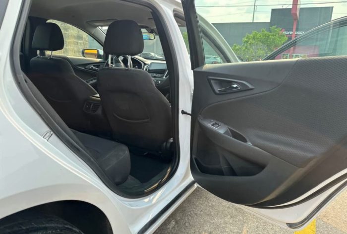 2019 Chevrolet Malibu LT - Image 5
