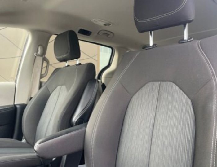2022 Chrysler Grand Caravan SXT - Image 7