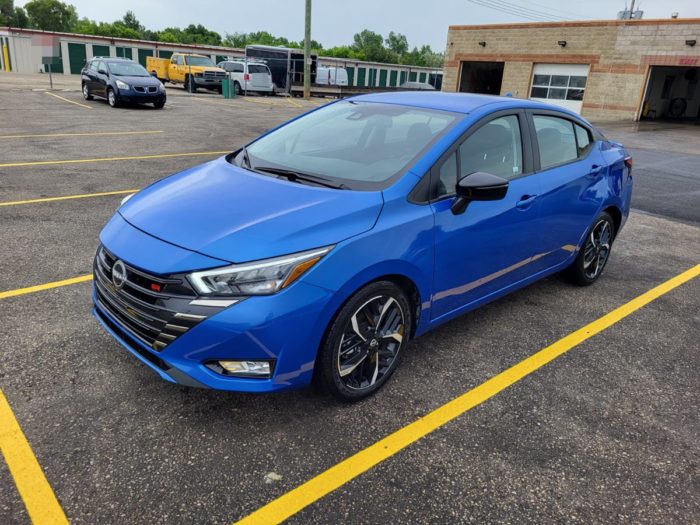 2023 Nissan Versa SR