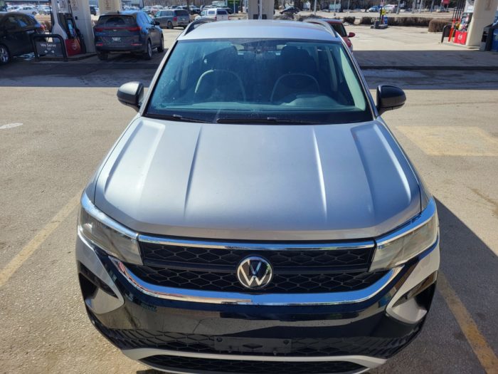 2024 Volkswagen Taos Trendline - Image 2