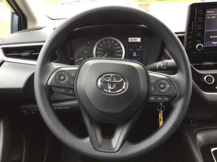 2022 Toyota Corolla LE - Image 11